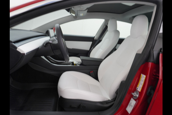 Tesla Model 3 RWD+ 60kWh 325PK LFP Licht Interieur 19"Lmv FSD-3 Comp. AutoPilot Leder PanoDak Adaptive-Cruise Lmv Camera's Elektr.-Stuur+Stoel Navi LED Comfortstoelen ACC DAB Keyless en Voorverwarmen interieur via App One-Pedal-Drive In zeer nette staat! Origineel Nederlandse auto tot 11kw laden thuis! Garantie Accu tot 30-6-2029 max 160.000km Tesla Model 3 RWD+ 60kWh 325PK LFP Licht Interieur 19"Lmv FSD-3 Comp. AutoPilot Leder PanoDak Adaptive-Cruise Lmv Camera's Elektr.-Stuur+Stoel Navi LED Comfortstoelen ACC DAB Keyless en Voorverwarmen interieur via App One-Pedal-Drive In zeer nette staat! Origineel Nederlandse auto tot 11kw laden thuis! Garantie Accu tot 30-6-2029 max 160.000km