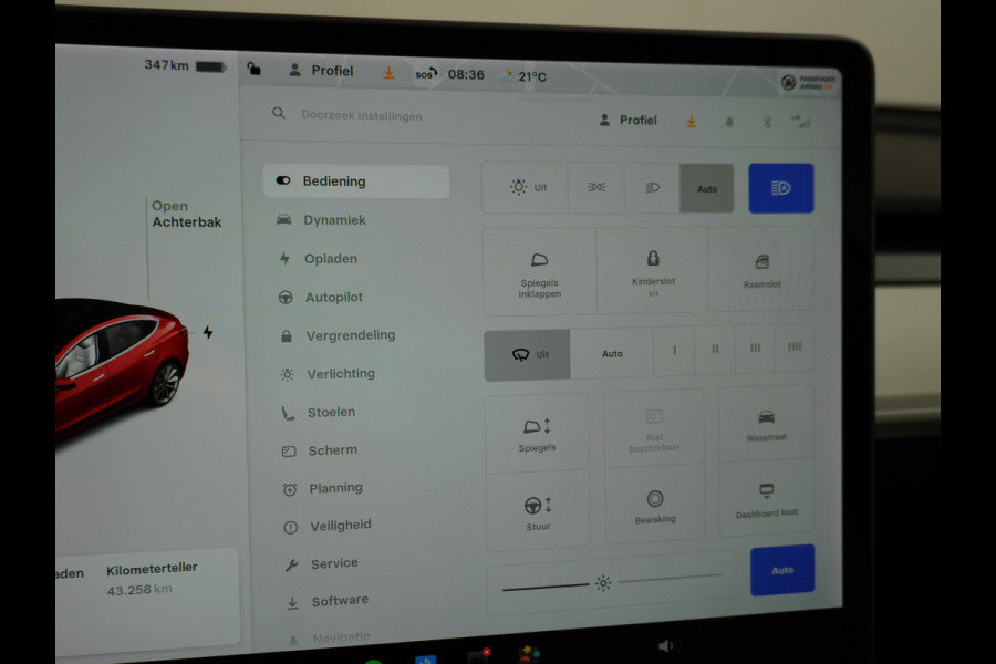 Tesla Model 3 RWD+ 60kWh 325PK LFP Licht Interieur 19"Lmv FSD-3 Comp. AutoPilot Leder PanoDak Adaptive-Cruise Lmv Camera's Elektr.-Stuur+Stoel Navi LED Comfortstoelen ACC DAB Keyless en Voorverwarmen interieur via App One-Pedal-Drive In zeer nette staat! Origineel Nederlandse auto tot 11kw laden thuis! Garantie Accu tot 30-6-2029 max 160.000km Tesla Model 3 RWD+ 60kWh 325PK LFP Licht Interieur 19"Lmv FSD-3 Comp. AutoPilot Leder PanoDak Adaptive-Cruise Lmv Camera's Elektr.-Stuur+Stoel Navi LED Comfortstoelen ACC DAB Keyless en Voorverwarmen interieur via App One-Pedal-Drive In zeer nette staat! Origineel Nederlandse auto tot 11kw laden thuis! Garantie Accu tot 30-6-2029 max 160.000km