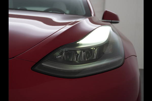 Tesla Model 3 RWD+ 60kWh 325PK LFP Licht Interieur 19"Lmv FSD-3 Comp. AutoPilot Leder PanoDak Adaptive-Cruise Lmv Camera's Elektr.-Stuur+Stoel Navi LED Comfortstoelen ACC DAB Keyless en Voorverwarmen interieur via App One-Pedal-Drive In zeer nette staat! Origineel Nederlandse auto tot 11kw laden thuis! Garantie Accu tot 30-6-2029 max 160.000km Tesla Model 3 RWD+ 60kWh 325PK LFP Licht Interieur 19"Lmv FSD-3 Comp. AutoPilot Leder PanoDak Adaptive-Cruise Lmv Camera's Elektr.-Stuur+Stoel Navi LED Comfortstoelen ACC DAB Keyless en Voorverwarmen interieur via App One-Pedal-Drive In zeer nette staat! Origineel Nederlandse auto tot 11kw laden thuis! Garantie Accu tot 30-6-2029 max 160.000km
