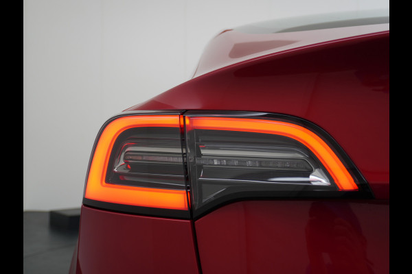 Tesla Model 3 RWD+ 60kWh 325PK LFP Licht Interieur 19"Lmv FSD-3 Comp. AutoPilot Leder PanoDak Adaptive-Cruise Lmv Camera's Elektr.-Stuur+Stoel Navi LED Comfortstoelen ACC DAB Keyless en Voorverwarmen interieur via App One-Pedal-Drive In zeer nette staat! Origineel Nederlandse auto tot 11kw laden thuis! Garantie Accu tot 30-6-2029 max 160.000km Tesla Model 3 RWD+ 60kWh 325PK LFP Licht Interieur 19"Lmv FSD-3 Comp. AutoPilot Leder PanoDak Adaptive-Cruise Lmv Camera's Elektr.-Stuur+Stoel Navi LED Comfortstoelen ACC DAB Keyless en Voorverwarmen interieur via App One-Pedal-Drive In zeer nette staat! Origineel Nederlandse auto tot 11kw laden thuis! Garantie Accu tot 30-6-2029 max 160.000km
