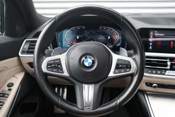 BMW 3-serie 330i M-Sport Panorama / Harman Kardon / Laser / Leder / M Performance /
