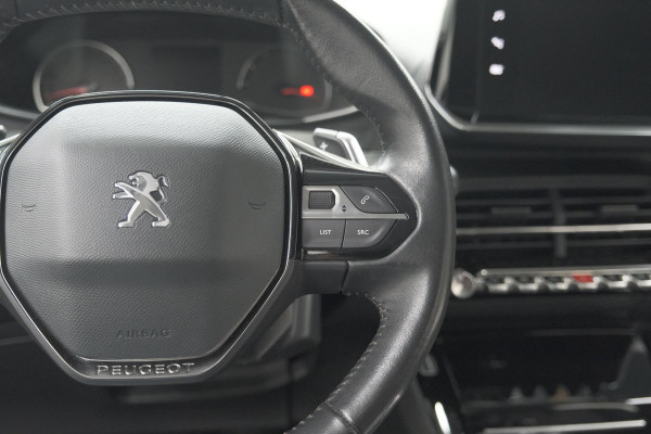 Peugeot 2008 PureTech 130 EAT8 Allure | Trekhaak | Camera | Navigatie | Apple Carplay Peugeot 2008 PureTech 130 EAT8 Allure | Trekhaak | Camera | Navigatie | Apple Carplay