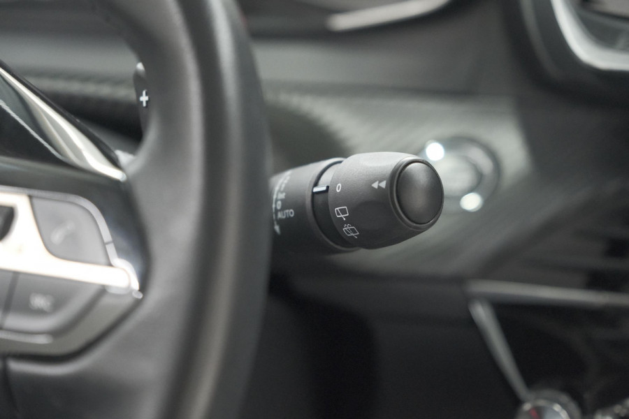 Peugeot 2008 PureTech 130 EAT8 Allure | Trekhaak | Camera | Navigatie | Apple Carplay Peugeot 2008 PureTech 130 EAT8 Allure | Trekhaak | Camera | Navigatie | Apple Carplay