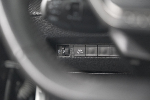 Peugeot 2008 PureTech 130 EAT8 Allure | Trekhaak | Camera | Navigatie | Apple Carplay Peugeot 2008 PureTech 130 EAT8 Allure | Trekhaak | Camera | Navigatie | Apple Carplay