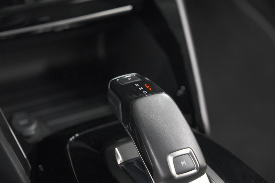 Peugeot 2008 PureTech 130 EAT8 Allure | Trekhaak | Camera | Navigatie | Apple Carplay Peugeot 2008 PureTech 130 EAT8 Allure | Trekhaak | Camera | Navigatie | Apple Carplay
