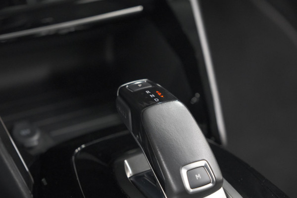 Peugeot 2008 PureTech 130 EAT8 Allure | Trekhaak | Camera | Navigatie | Apple Carplay Peugeot 2008 PureTech 130 EAT8 Allure | Trekhaak | Camera | Navigatie | Apple Carplay