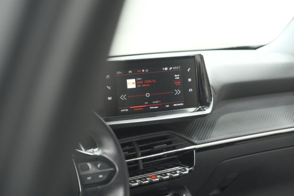 Peugeot 2008 PureTech 130 EAT8 Allure | Trekhaak | Camera | Navigatie | Apple Carplay Peugeot 2008 PureTech 130 EAT8 Allure | Trekhaak | Camera | Navigatie | Apple Carplay