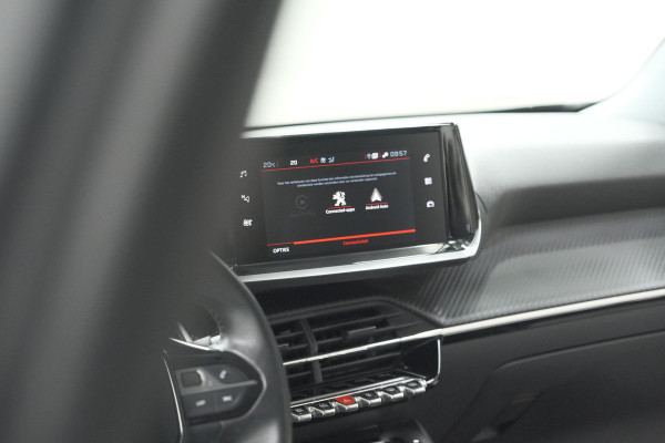 Peugeot 2008 PureTech 130 EAT8 Allure | Trekhaak | Camera | Navigatie | Apple Carplay Peugeot 2008 PureTech 130 EAT8 Allure | Trekhaak | Camera | Navigatie | Apple Carplay