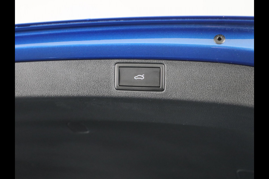 Škoda SCALA Monte Carlo 1.0 TSI 115 pk 7 versn. DSG | Private lease vanaf 619,-- | Panoramadak | Winter pakket | Parkeercamera