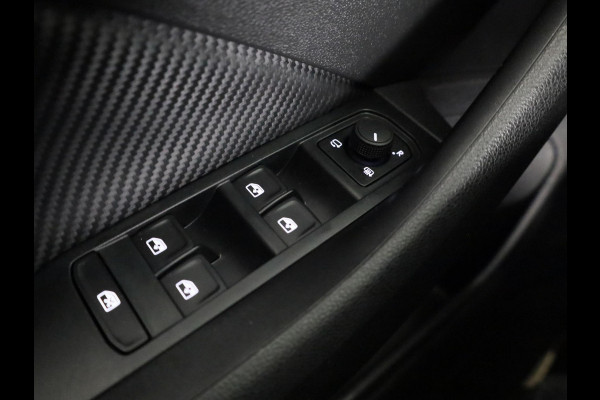 Škoda SCALA Monte Carlo 1.0 TSI 115 pk 7 versn. DSG | Private lease vanaf 619,-- | Panoramadak | Winter pakket | Parkeercamera