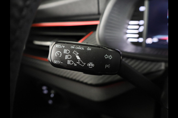 Škoda SCALA Monte Carlo 1.0 TSI 115 pk 7 versn. DSG | Private lease vanaf 619,-- | Panoramadak | Winter pakket | Parkeercamera