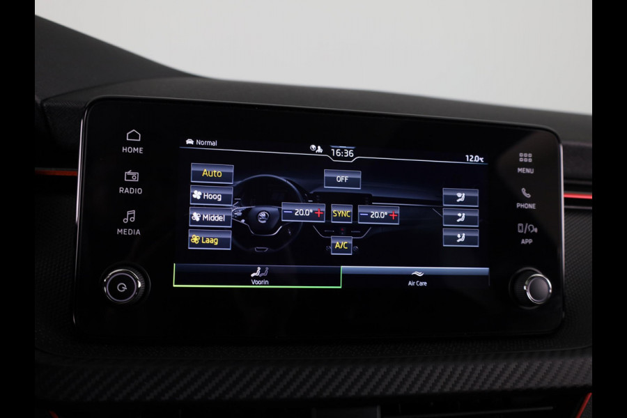 Škoda SCALA Monte Carlo 1.0 TSI 115 pk 7 versn. DSG | Private lease vanaf 619,-- | Panoramadak | Winter pakket | Parkeercamera