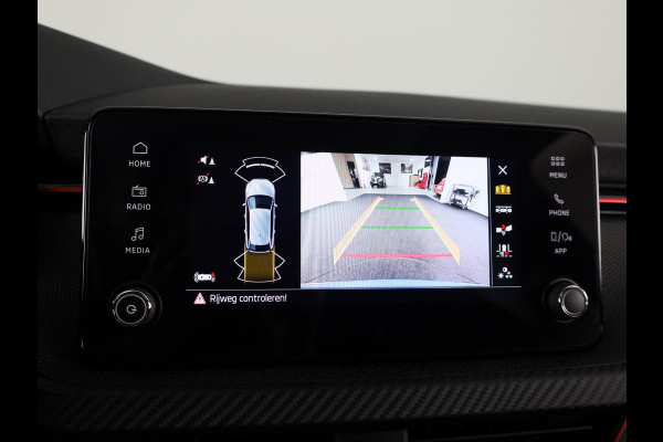 Škoda SCALA Monte Carlo 1.0 TSI 115 pk 7 versn. DSG | Private lease vanaf 619,-- | Panoramadak | Winter pakket | Parkeercamera