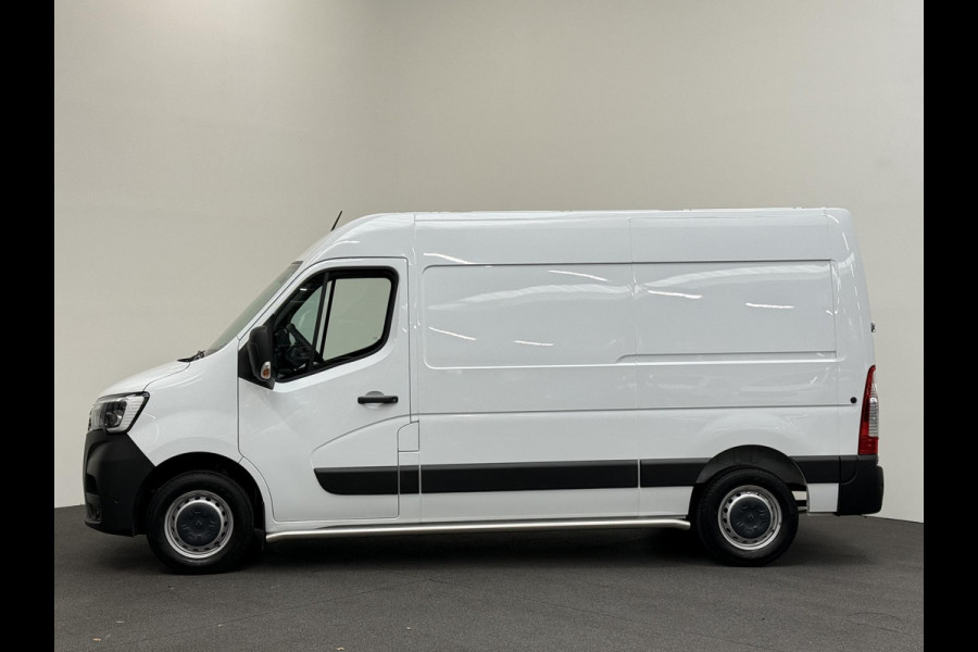 Renault Master T33 2.3 dCi 135PK L2H2 BPM VRIJ! Airco Cruise control Parkeersensoren Navigatie Trekhaak