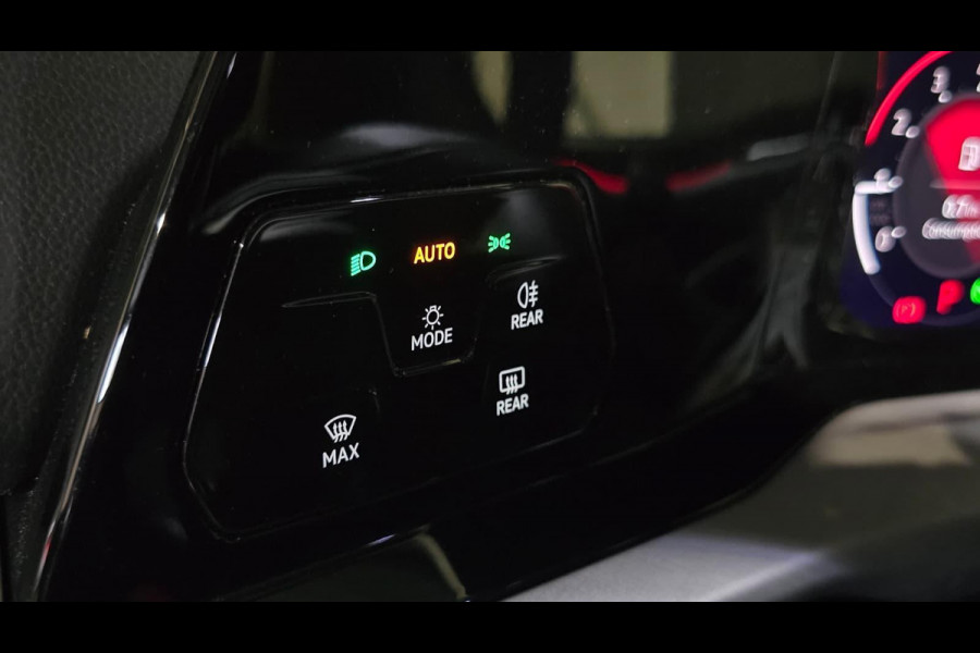 Volkswagen Golf 1.0 eTSI Life | Memory | Carplay | Acc Volkswagen Golf 1.0 eTSI Life | Memory | Carplay | Acc