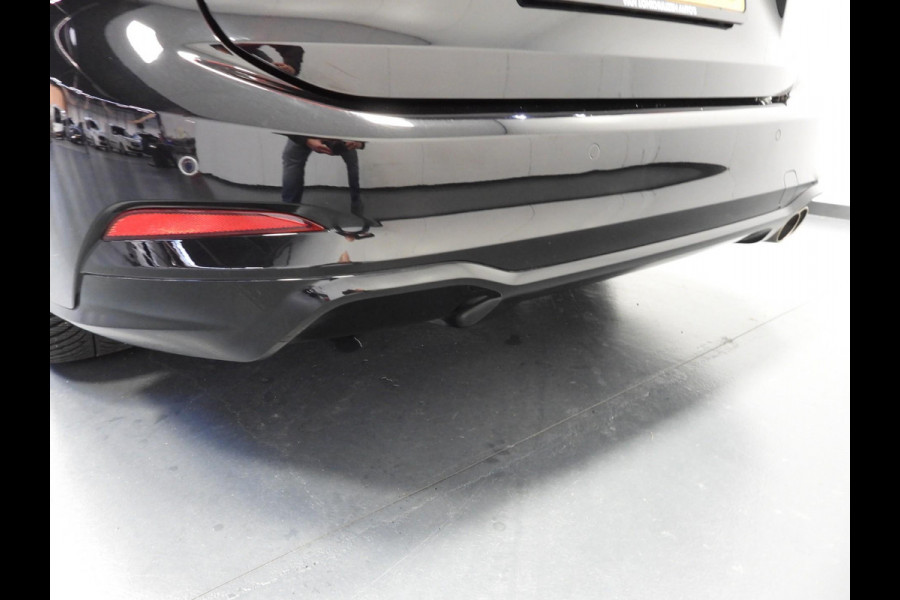Ford FOCUS Wagon 1.0 EcoBoost Hybrid ST Line NAVI/CAMERA/CLIMA/WINTERPACK/17"LMV! Ford FOCUS Wagon 1.0 EcoBoost Hybrid ST Line NAVI/CAMERA/CLIMA/WINTERPACK/17"LMV!