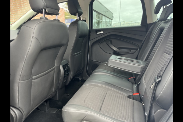 Ford Kuga 1.5 EcoB. Titanium 150pk/Inklapbare Trekhaak/WinterPack etc. Ford Kuga 1.5 EcoB. Titanium 150pk/Inklapbare Trekhaak/WinterPack etc.