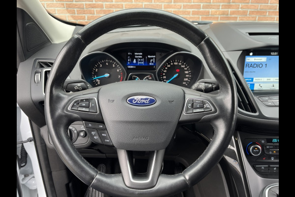 Ford Kuga 1.5 EcoB. Titanium 150pk/Inklapbare Trekhaak/WinterPack etc. Ford Kuga 1.5 EcoB. Titanium 150pk/Inklapbare Trekhaak/WinterPack etc.