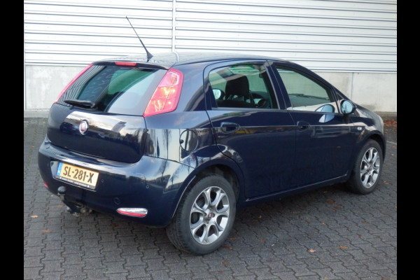 Fiat Punto 100pk Sempre 5drs | Trekhaak | Aut. airco | Nav. | 100% dealer