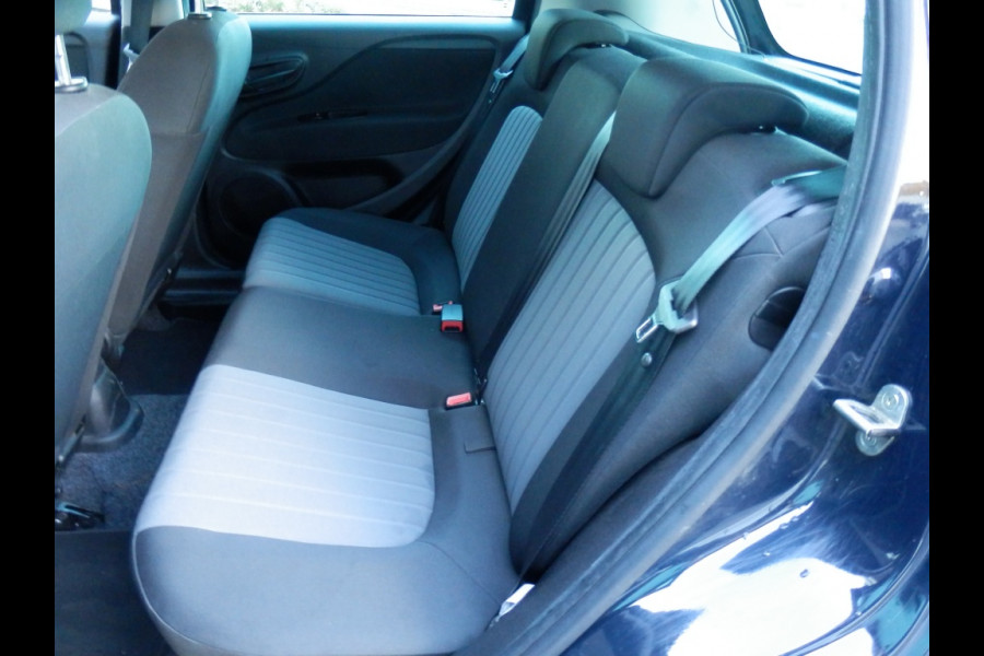 Fiat Punto 100pk Sempre 5drs | Trekhaak | Aut. airco | Nav. | 100% dealer