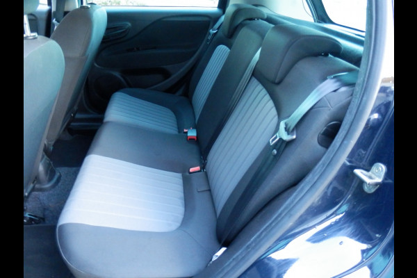 Fiat Punto 100pk Sempre 5drs | Trekhaak | Aut. airco | Nav. | 100% dealer