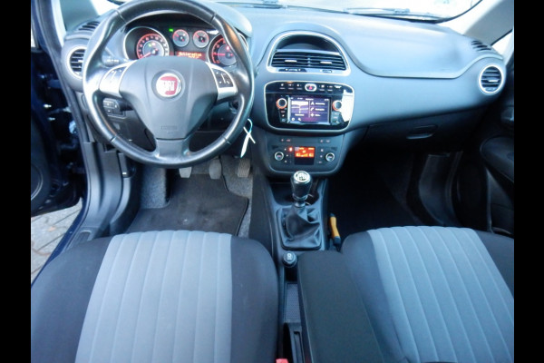 Fiat Punto 100pk Sempre 5drs | Trekhaak | Aut. airco | Nav. | 100% dealer