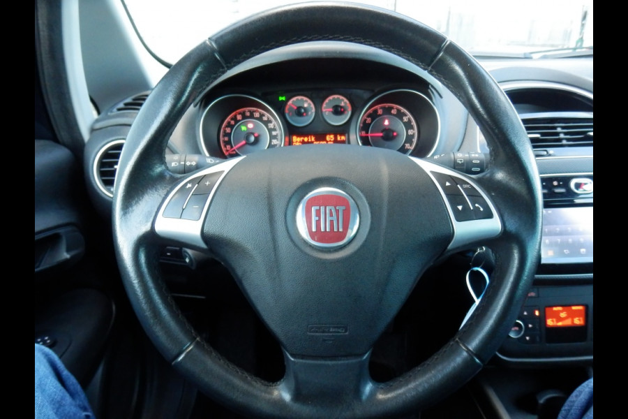 Fiat Punto 100pk Sempre 5drs | Trekhaak | Aut. airco | Nav. | 100% dealer