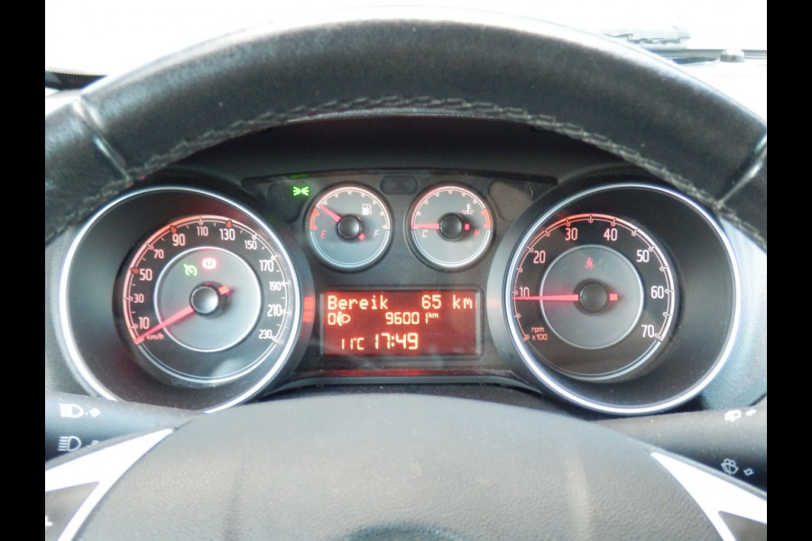 Fiat Punto 100pk Sempre 5drs | Trekhaak | Aut. airco | Nav. | 100% dealer