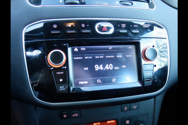 Fiat Punto 100pk Sempre 5drs | Trekhaak | Aut. airco | Nav. | 100% dealer