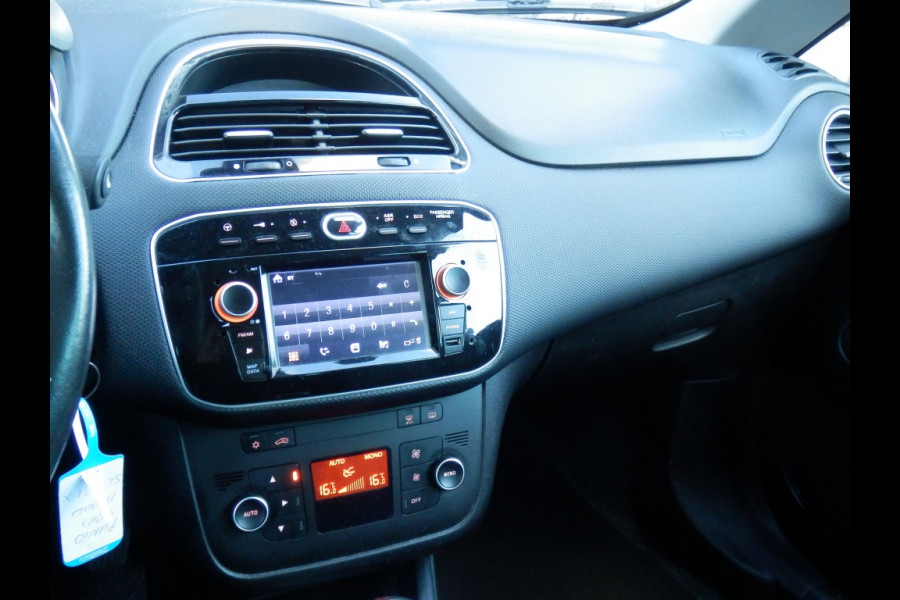 Fiat Punto 100pk Sempre 5drs | Trekhaak | Aut. airco | Nav. | 100% dealer