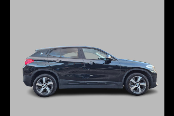 BMW X2 SDrive18i High Executive Leder, Pano