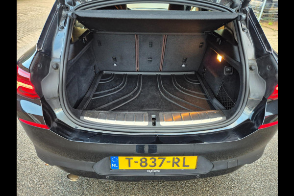 BMW X2 SDrive18i High Executive Leder, Pano