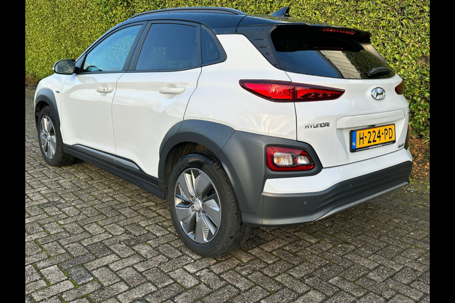 Hyundai Kona EV Premium 64 kWh 3 fase | Leder | Two Tone Black | Climate | occasion Hyundai Kona EV Premium 64 kWh 3 fase | Leder | Two Tone Black | Climate | occasion