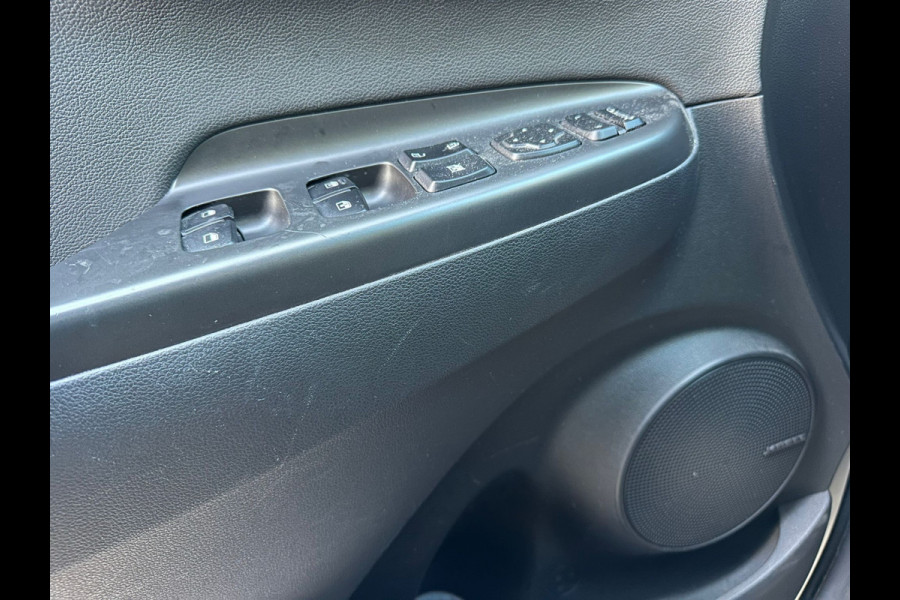 Hyundai Kona EV Premium 64 kWh 3 fase | Leder | Two Tone Black | Climate | occasion Hyundai Kona EV Premium 64 kWh 3 fase | Leder | Two Tone Black | Climate | occasion