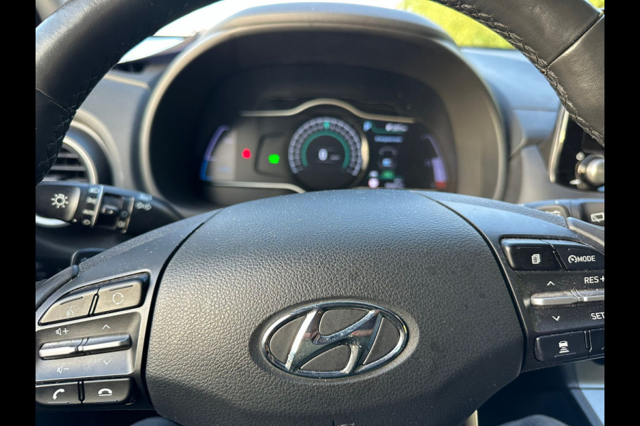 Hyundai Kona EV Premium 64 kWh 3 fase | Leder | Two Tone Black | Climate | occasion Hyundai Kona EV Premium 64 kWh 3 fase | Leder | Two Tone Black | Climate | occasion