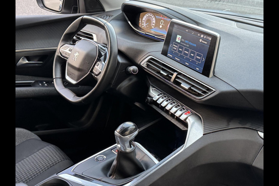 Peugeot 5008 1.2 PureTech Active Pack 7 Persoons - Navigatie/Apple CarPlay I Airco I LED I PDC I Sport velgen I-Dealer onderhouden Peugeot 5008 1.2 PureTech Active Pack 7 Persoons - Navigatie/Apple CarPlay I Airco I LED I PDC I Sport velgen I-Dealer onderhouden