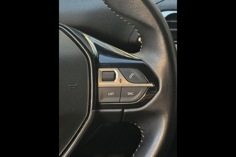 Peugeot 5008 1.2 PureTech Active Pack 7 Persoons - Navigatie/Apple CarPlay I Airco I LED I PDC I Sport velgen I-Dealer onderhouden Peugeot 5008 1.2 PureTech Active Pack 7 Persoons - Navigatie/Apple CarPlay I Airco I LED I PDC I Sport velgen I-Dealer onderhouden