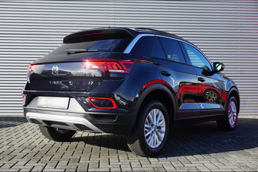 Volkswagen T-Roc 115PK Life Edition CLIMA | STOELVERWARMING | PARK.SENS | CARPLAY Volkswagen T-Roc 115PK Life Edition CLIMA | STOELVERWARMING | PARK.SENS | CARPLAY