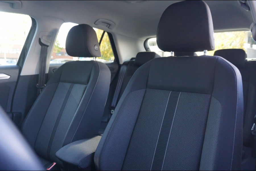 Volkswagen T-Roc 115PK Life Edition CLIMA | STOELVERWARMING | PARK.SENS | CARPLAY Volkswagen T-Roc 115PK Life Edition CLIMA | STOELVERWARMING | PARK.SENS | CARPLAY