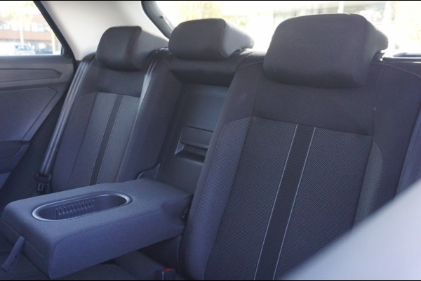 Volkswagen T-Roc 115PK Life Edition CLIMA | STOELVERWARMING | PARK.SENS | CARPLAY Volkswagen T-Roc 115PK Life Edition CLIMA | STOELVERWARMING | PARK.SENS | CARPLAY