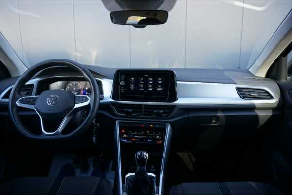 Volkswagen T-Roc 115PK Life Edition CLIMA | STOELVERWARMING | PARK.SENS | CARPLAY Volkswagen T-Roc 115PK Life Edition CLIMA | STOELVERWARMING | PARK.SENS | CARPLAY