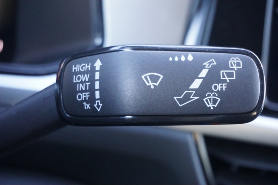 Volkswagen T-Roc 115PK Life Edition CLIMA | STOELVERWARMING | PARK.SENS | CARPLAY Volkswagen T-Roc 115PK Life Edition CLIMA | STOELVERWARMING | PARK.SENS | CARPLAY