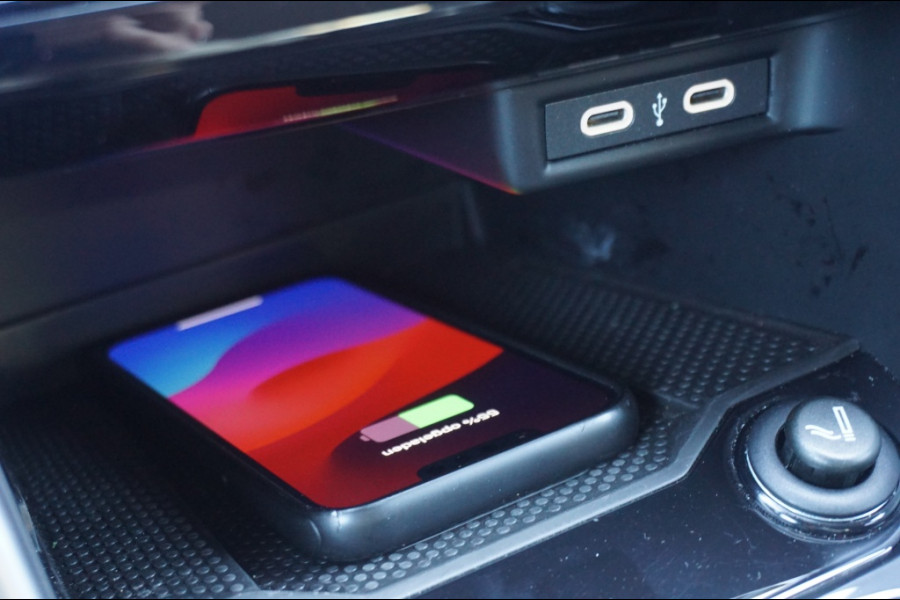 Volkswagen T-Roc 115PK Life Edition CLIMA | STOELVERWARMING | PARK.SENS | CARPLAY Volkswagen T-Roc 115PK Life Edition CLIMA | STOELVERWARMING | PARK.SENS | CARPLAY