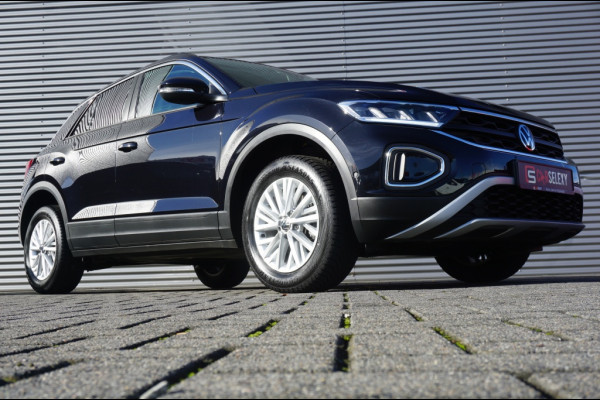 Volkswagen T-Roc 115PK Life Edition CLIMA | STOELVERWARMING | PARK.SENS | CARPLAY Volkswagen T-Roc 115PK Life Edition CLIMA | STOELVERWARMING | PARK.SENS | CARPLAY
