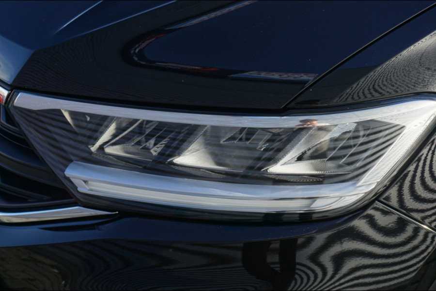 Volkswagen T-Roc 115PK Life Edition CLIMA | STOELVERWARMING | PARK.SENS | CARPLAY Volkswagen T-Roc 115PK Life Edition CLIMA | STOELVERWARMING | PARK.SENS | CARPLAY