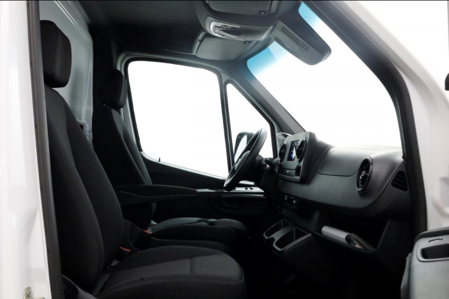 Mercedes-Benz Sprinter 515 CDI 150pk 9G Automaat Bakwagen met laadklep Extra Hoog 235cm 04-2022 Mercedes-Benz Sprinter 515 CDI 150pk 9G Automaat Bakwagen met laadklep Extra Hoog 235cm 04-2022