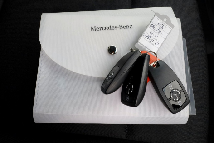 Mercedes-Benz Sprinter 515 CDI 150pk 9G Automaat Bakwagen met laadklep Extra Hoog 235cm 04-2022 Mercedes-Benz Sprinter 515 CDI 150pk 9G Automaat Bakwagen met laadklep Extra Hoog 235cm 04-2022