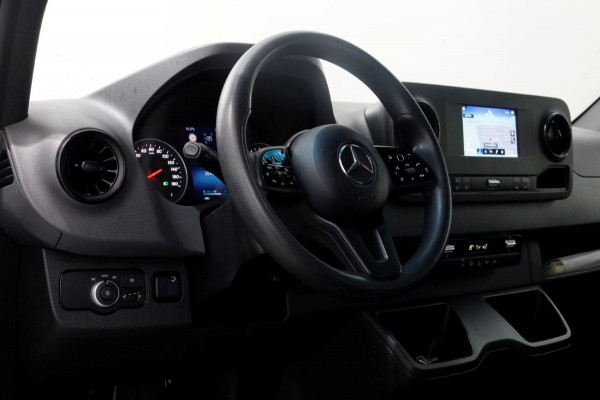 Mercedes-Benz Sprinter 515 CDI 150pk 9G Automaat Bakwagen met laadklep Extra Hoog 235cm 04-2022 Mercedes-Benz Sprinter 515 CDI 150pk 9G Automaat Bakwagen met laadklep Extra Hoog 235cm 04-2022