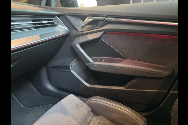 Audi A3 Sportback 45 TFSI e S edition Competition | Sfeer | Stoelverw. | Camera | B&O | Keyless | Carplay | Audi A3 Sportback 45 TFSI e S edition Competition | Sfeer | Stoelverw. | Camera | B&O | Keyless | Carplay |