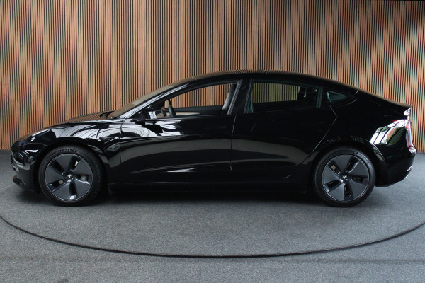 Tesla Model 3 RWD Autopilot ACC Stuurverwarm. PDC Leer Navi Panoramadak 360° Elektr. achterklep Stoelverwarming voor & achter Climate voor & achter LM velgen BTW auto! Nieuw! Tesla Model 3 RWD Autopilot ACC Stuurverwarm. PDC Leer Navi Panoramadak 360° Elektr. achterklep Stoelverwarming voor & achter Climate voor & achter LM velgen BTW auto! Nieuw!